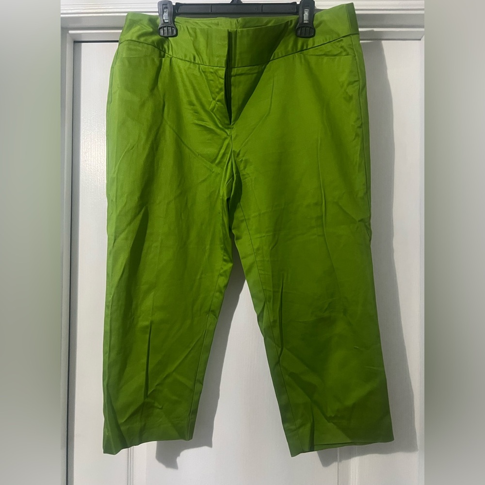 Worthington Lime Green Capris